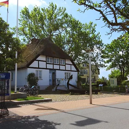 Terrasse, Gratis Nutzung Vom Ahoi Erlebnisbad Und Sauna In Sellin - Meeresblick 30 Apartment Goehren (Ruegen)